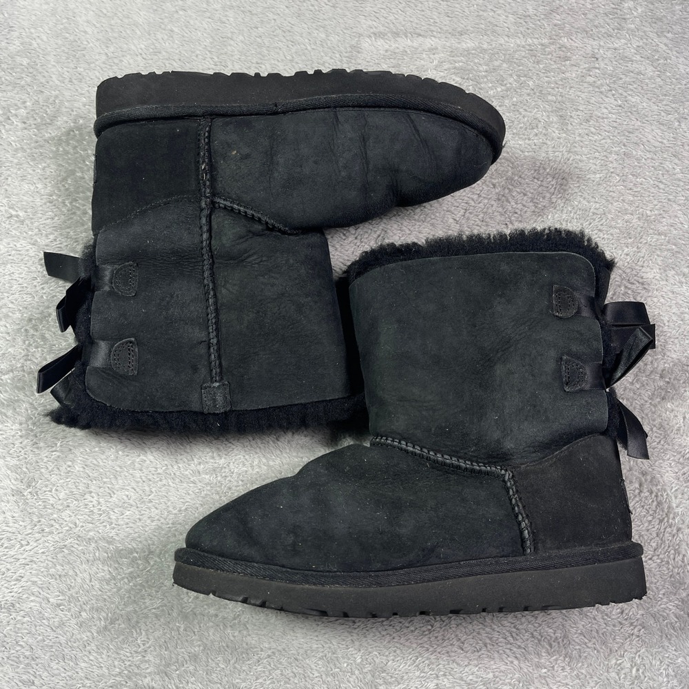 UGG Australia Black Suede Leather‎ Shearling Ribbon Bow Short Boots US 4
